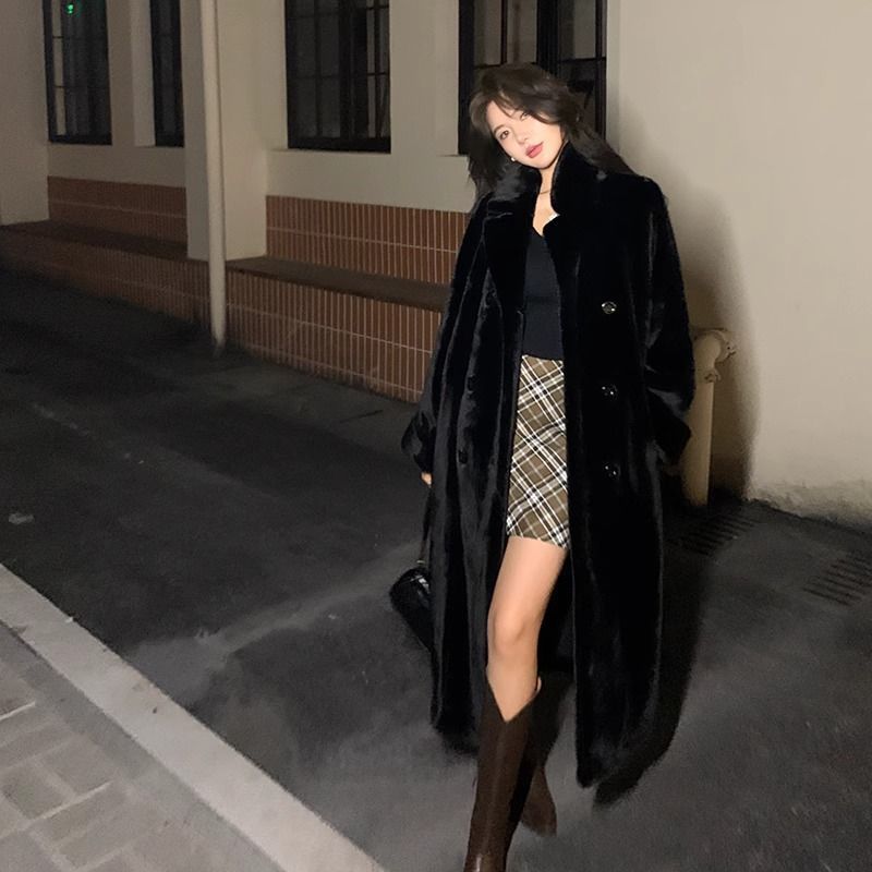 VeroLuxe—Luxe Faux Fur Long Coat